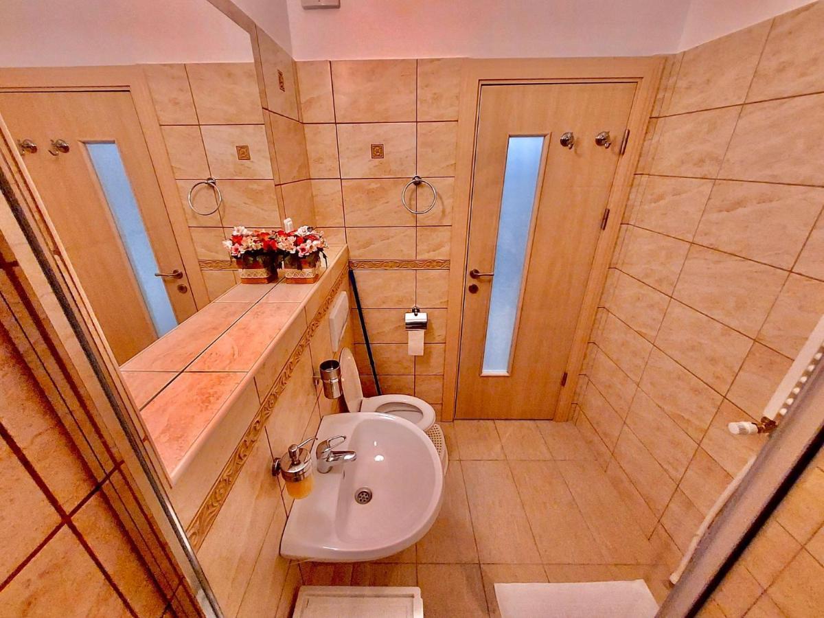 Criss Apartament Sinaia Ngoại thất bức ảnh